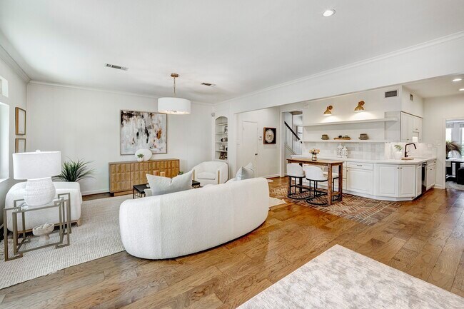 Foto del edificio - 3815 Wakeforest St