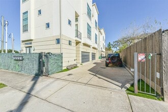 Building Photo - 1810 Thompson St