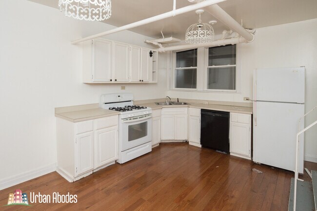Foto del edificio - 4448 N Western Ave
