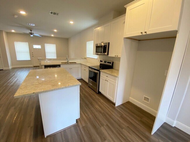 Building Photo - 8214 Parker Rd