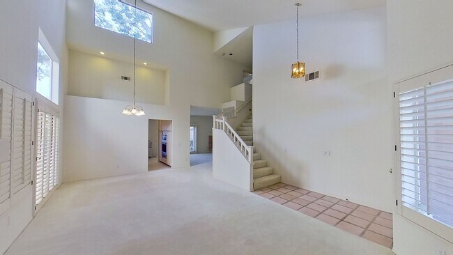 Foto del edificio - Beautiful Four Bedroom, Three Bathroom New...