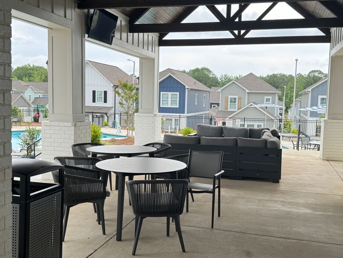 Building Photo - 3BR/3BA For Rent