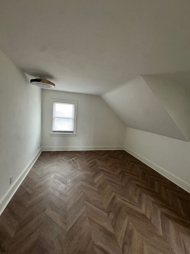Foto del edificio - 4 Bed/ 1 Bath Home!! Bedroom Rentals for Students 9-10 Month Lease