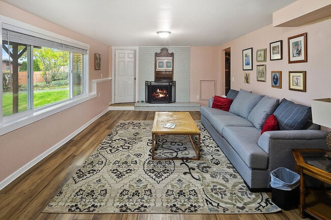 Building Photo - 3524 NE 147th St