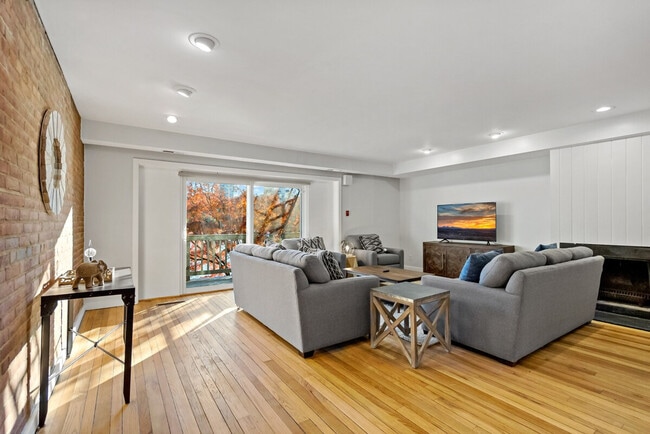 Foto del edificio - 3303 Water St NW