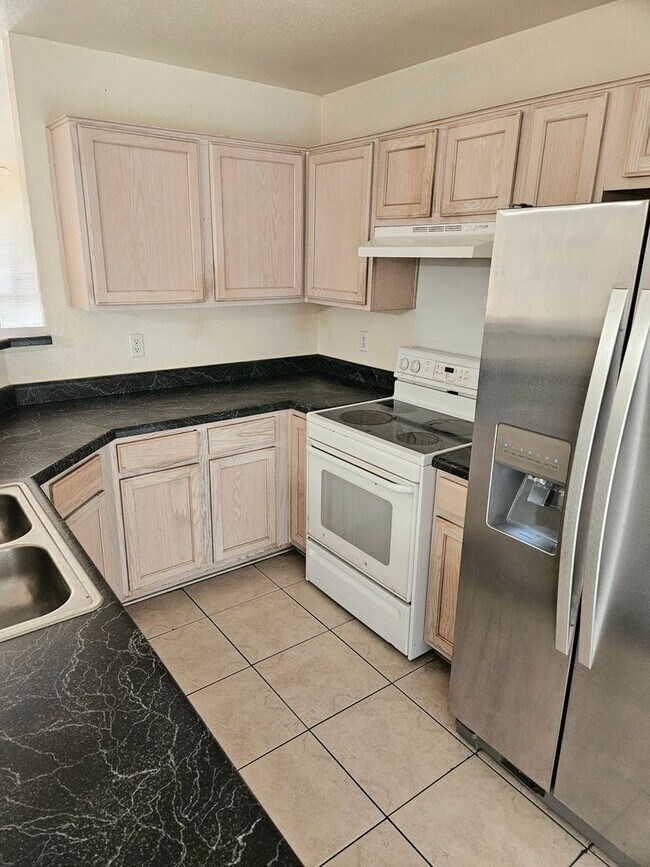 Foto del edificio - 1303 Fox Creek Dr