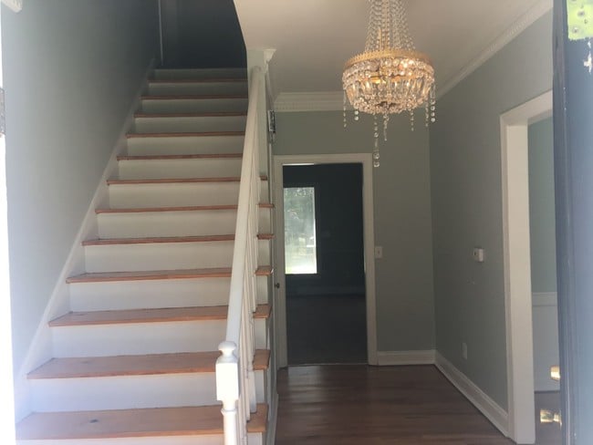 Building Photo - 4 br, 2.5 bath House - 123 Dorchester Ave.