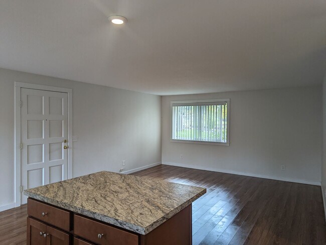 Foto del edificio - 1108/1110 W. 36th Street