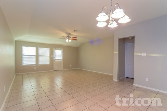Building Photo - 2511 Glen Hollow Dr