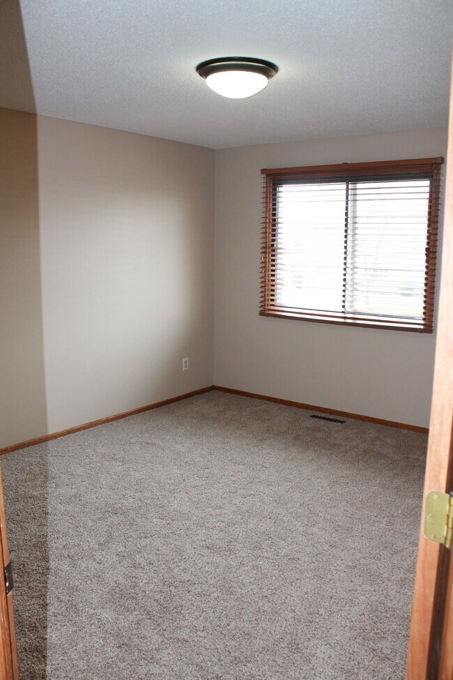 8540 S Pond Trail, Champlin, MN 55316 Townhome Rentals in Champlin MN