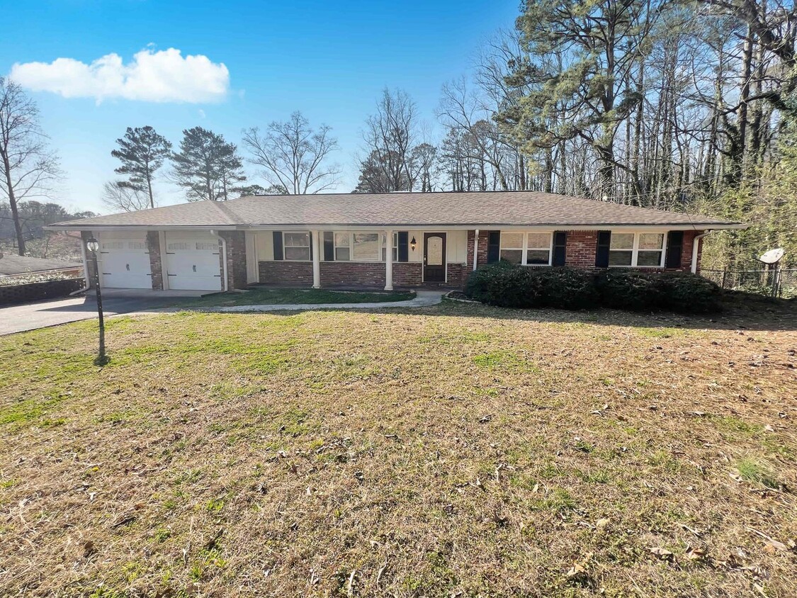 Primary Photo - Fantasic 3 BR/2 BA 4 Sided Brick Ranch in ...