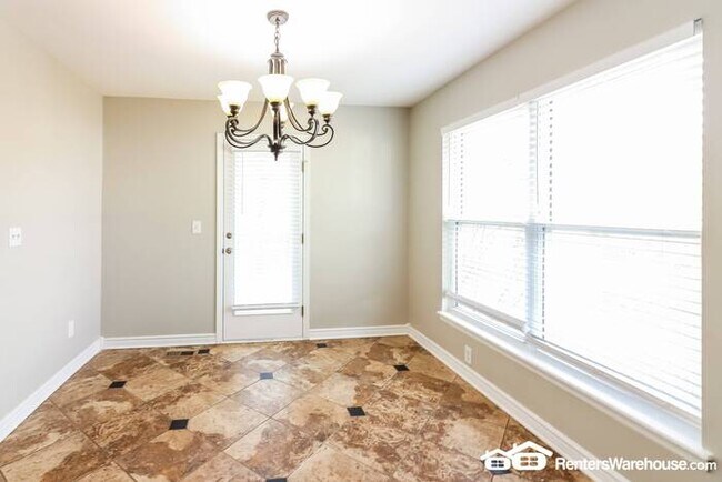 Foto del edificio - 4 Bed 3 Bath in Independence! Available NOW!!