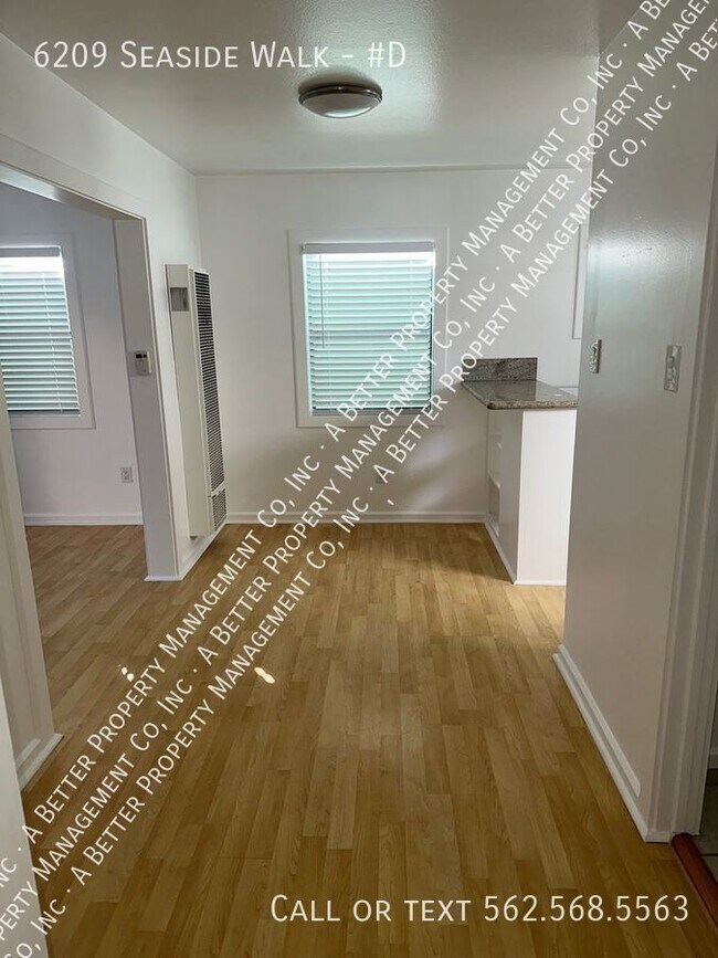 Foto del edificio - Upgraded BEACHFRONT studio w/add. space, &...