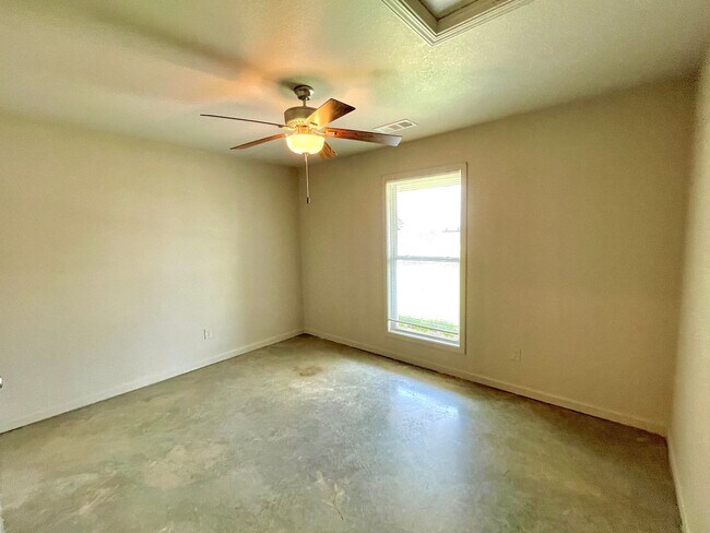 Foto del edificio - 2 Bed / 1 Bath Duplex in Weiner, AR