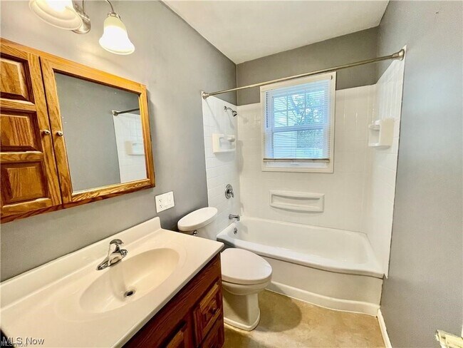 Foto del edificio - 1765 Beechwood St NE