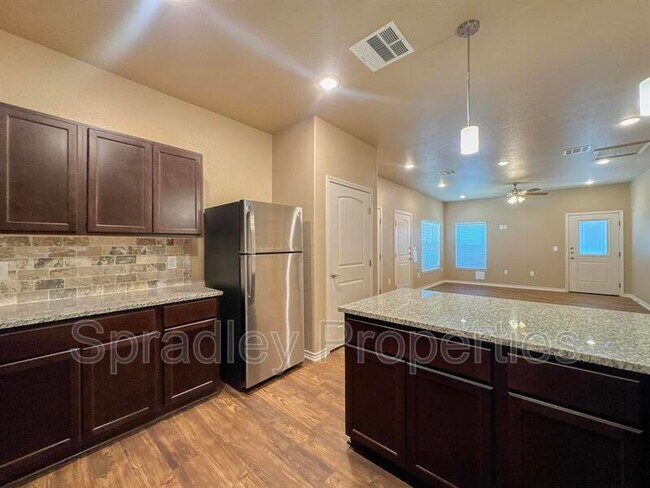 Building Photo - 1053 Hibiscus Dr