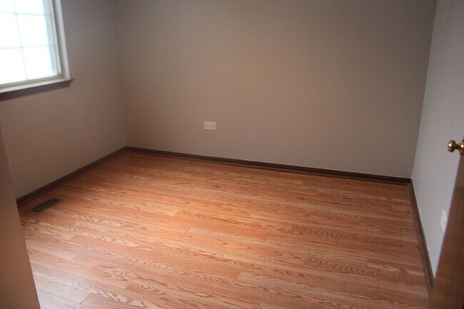 Foto del edificio - 1053 E Wilson Ave