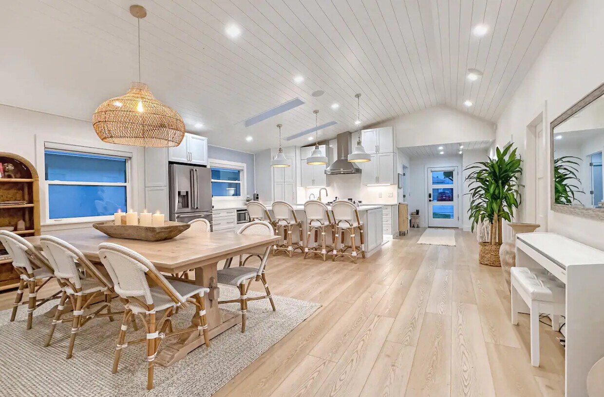 Foto principal - 763 102nd Ave N