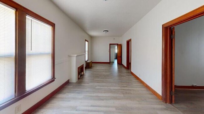 Foto del edificio - 108 2nd St NW