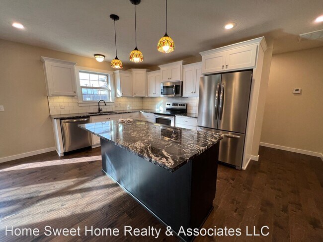 Building Photo - 4 br, 2 bath House - 839 S Eastridge