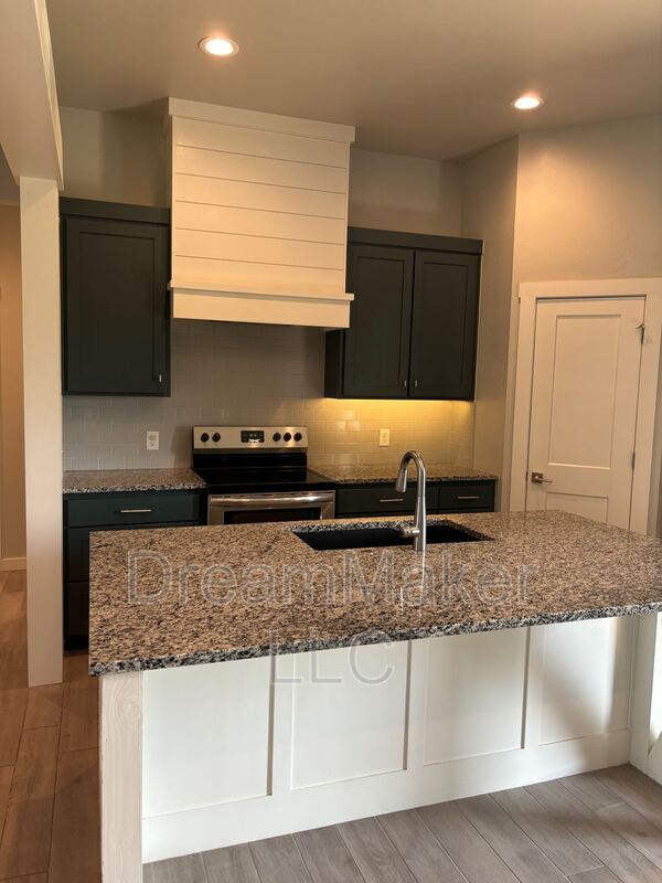 Foto del edificio - 5225 Red Maple Ave
