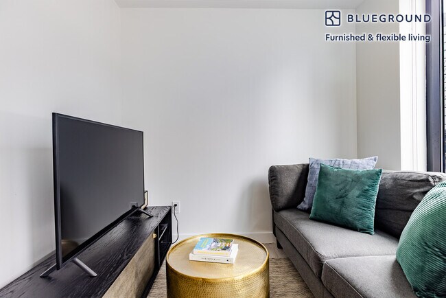 Building Photo - 399 Congress St