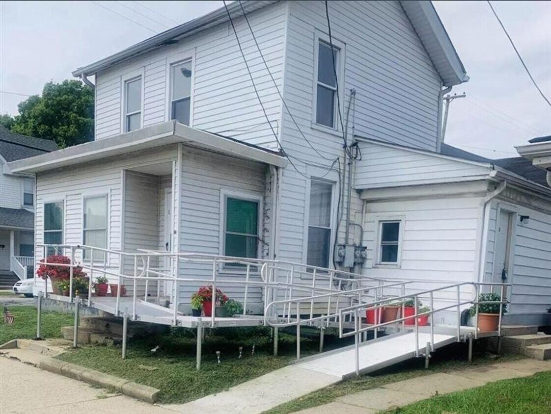 58 W Franklin St, Shelbyville, IN 46176 House Rental in Shelbyville