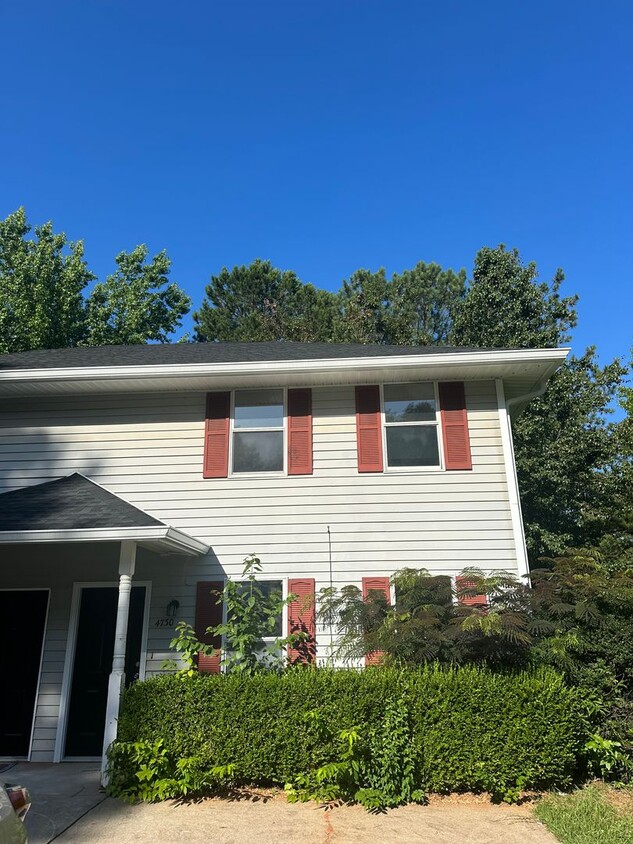 Primary Photo - Flowery Branch Townhome