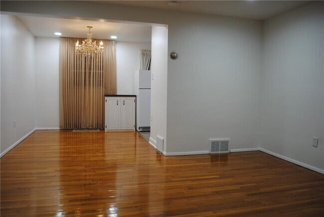 Foto del edificio - 112 Shady Ave