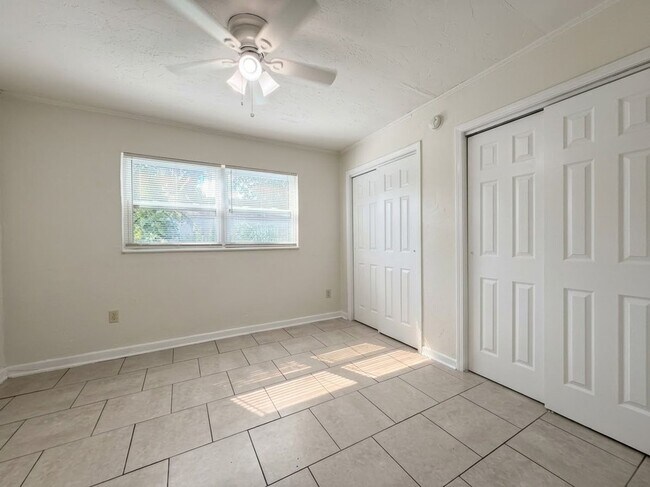 Foto del edificio - $1400 - 3 Bedroom 1 Bath
