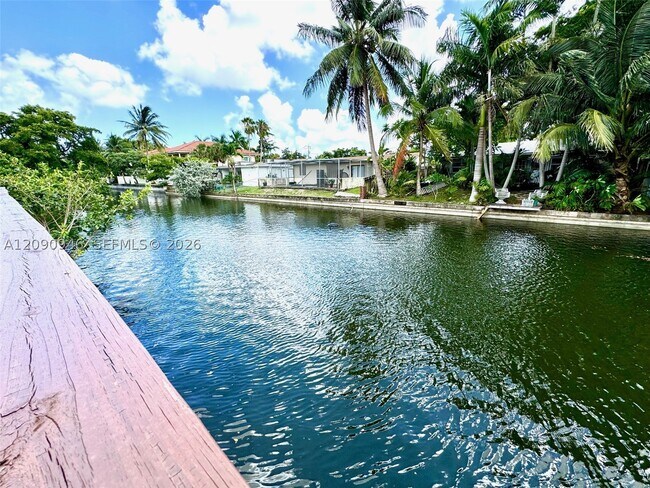 Foto del edificio - 3665-3667-3667 NW 17th Way