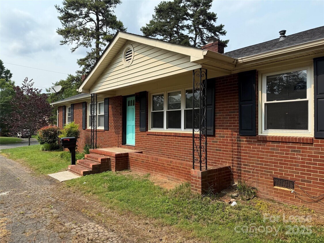 Foto principal - 1508 Woodhill Ln