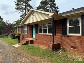 Building Photo - 1508 Woodhill Ln