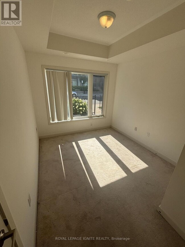 Building Photo - 60 Orchid Pl Dr