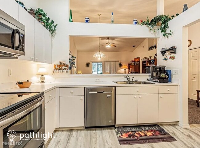 Foto del edificio - 2 br, 2 bath House - 35316 Whispering Pine...