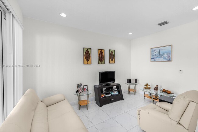 Foto del edificio - 4381 SW 160th Ave