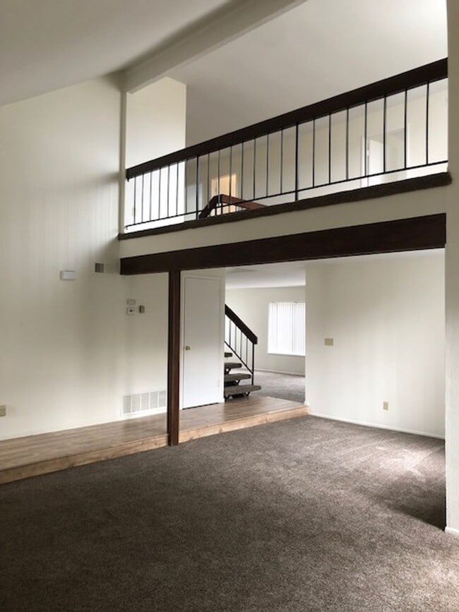 Foto del edificio - 4 Bed/2.5 Bath  Two Story Home in San Diego