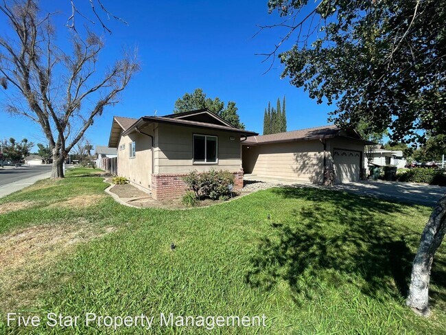 Foto del edificio - 3 br, 2 bath House - 3233 Nightingale Dr