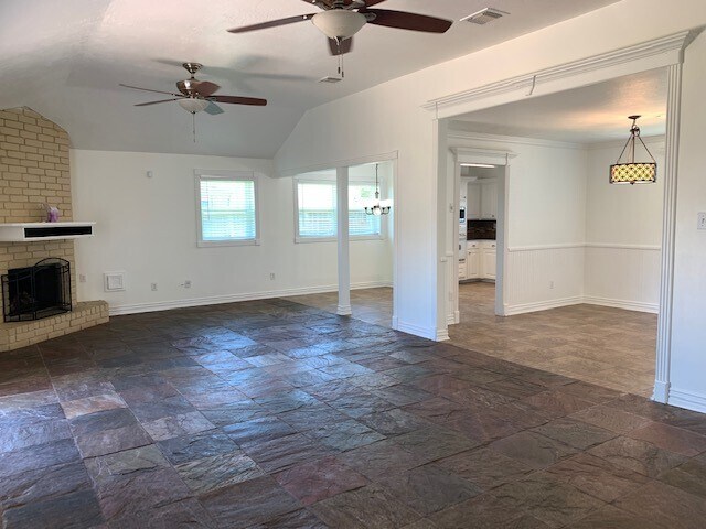 Foto del edificio - 6650 Grove Field Ln