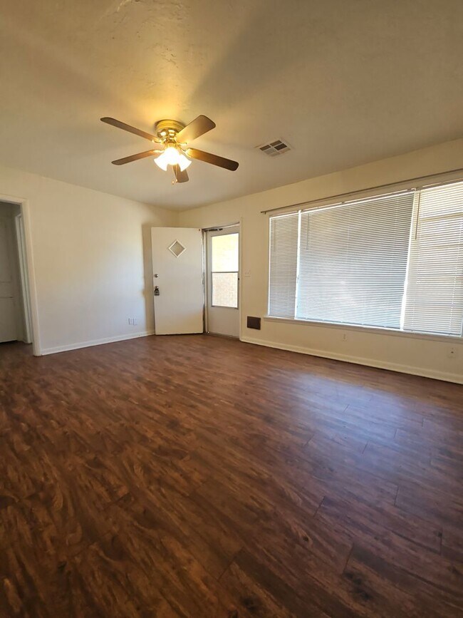 Foto del edificio - (2) Bed/(1) Bath in Core Norman Avail NOW!...