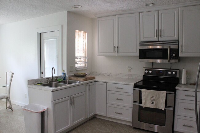 Foto del edificio - 3 Bedroom/2 Bath Home