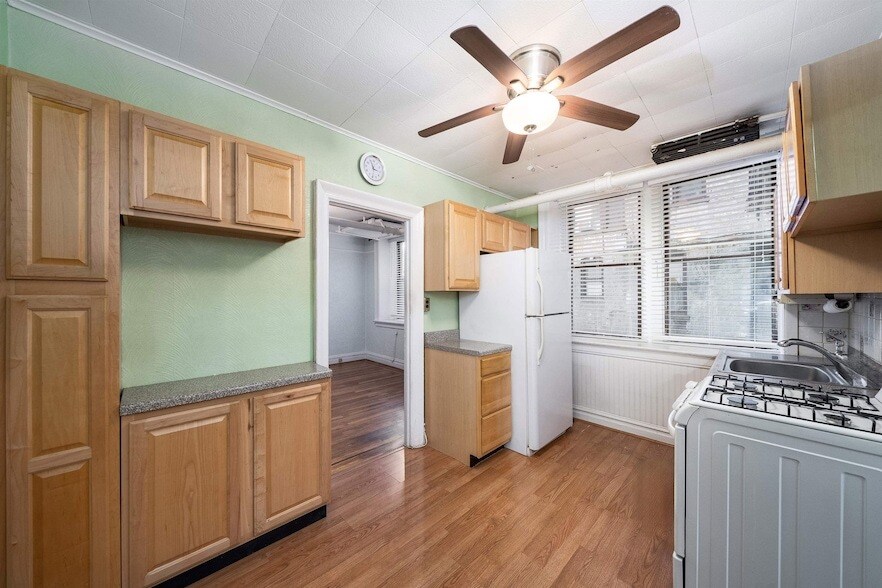 Photo - 179 Manhattan Avenue Unit BR