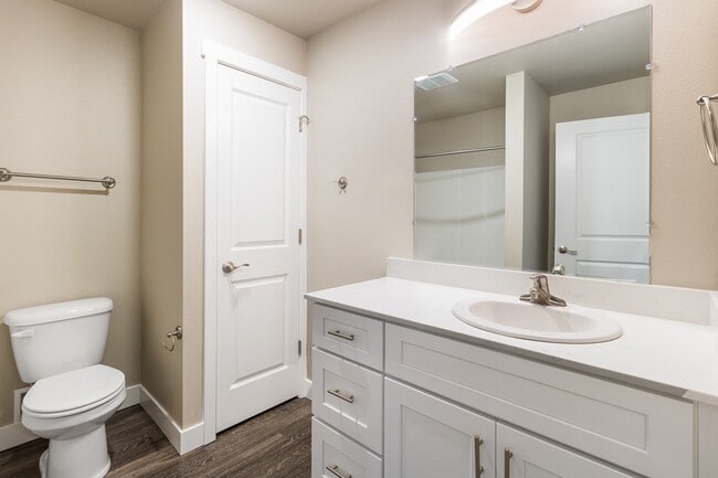 Interior Photo - Norpoint Landing Apartments