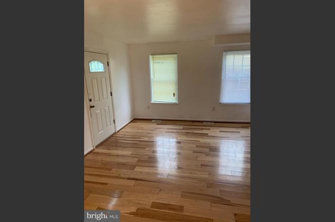 Living Room - 8230 Kilmory Ct