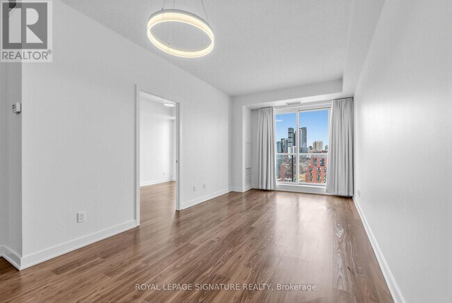 Building Photo - 260 Sackville St