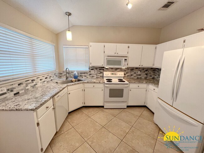 Foto del edificio - Lovely 3 Bedroom Home in Fort Walton Beach!