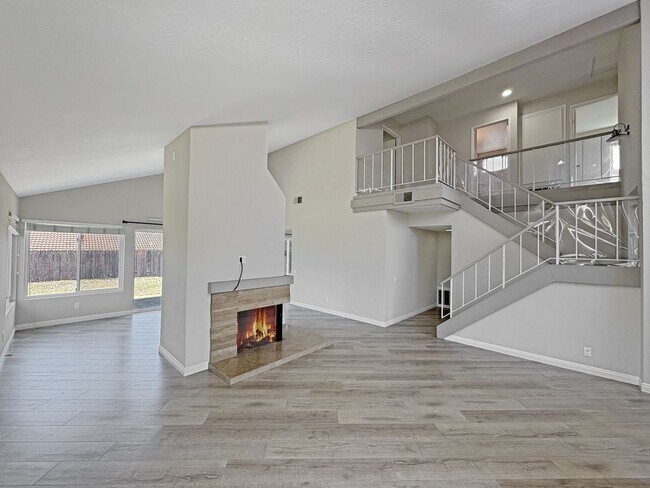 Building Photo - Spacious 4S Ranch Home with Private Yard &...
