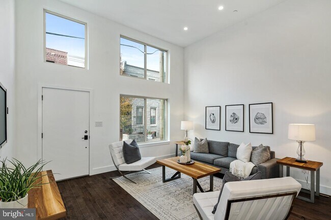 Foto del edificio - 1343 S Garnet St