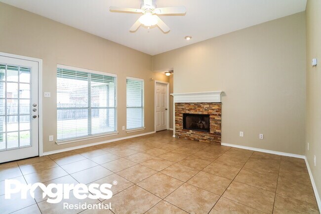 Building Photo - 1420 Aviary Dr