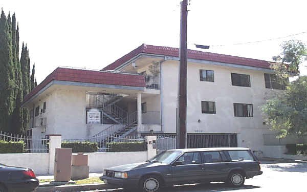 Building Photo - 4638 Tilden Ave